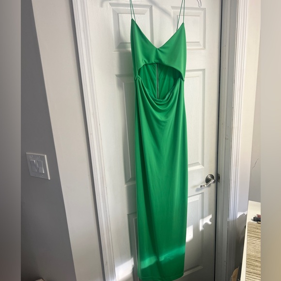 Alice and Olivia Green Midi Dress with Cutout. - Picture 2 of 6